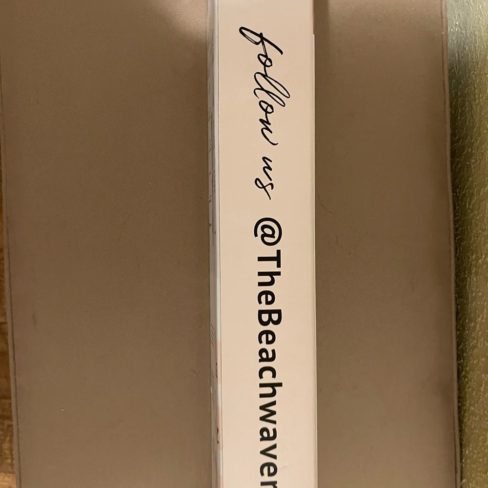 Beachwaver S1 Ceramic Rotating Curling Iron - Picture 3 of 3